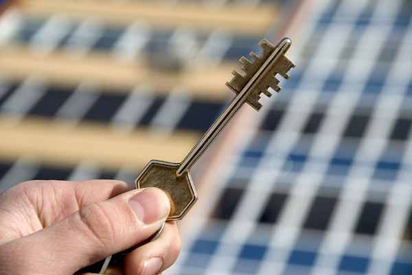 Rekeying Service technician at work